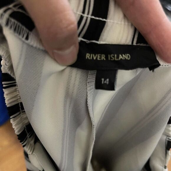 River Island Black stripe tie waist tapered trousers size US 14 - Picture 3 of 7